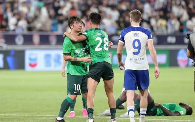 禁欲总裁被揉裆呻吟视频